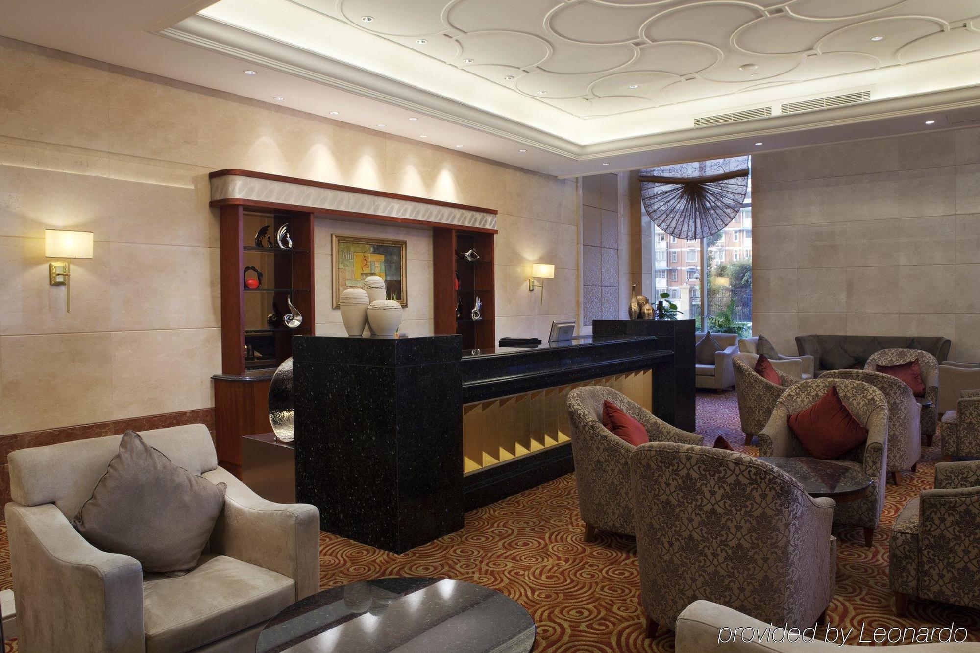Отель Crowne Plaza Wuhu Интерьер фото