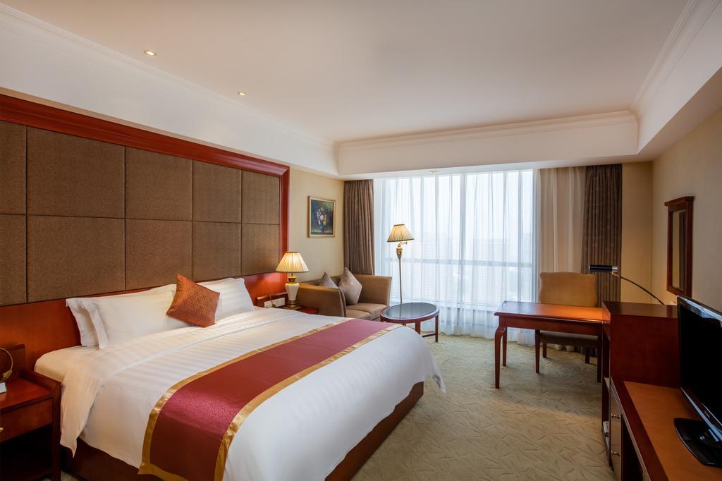 Отель Crowne Plaza Wuhu Экстерьер фото