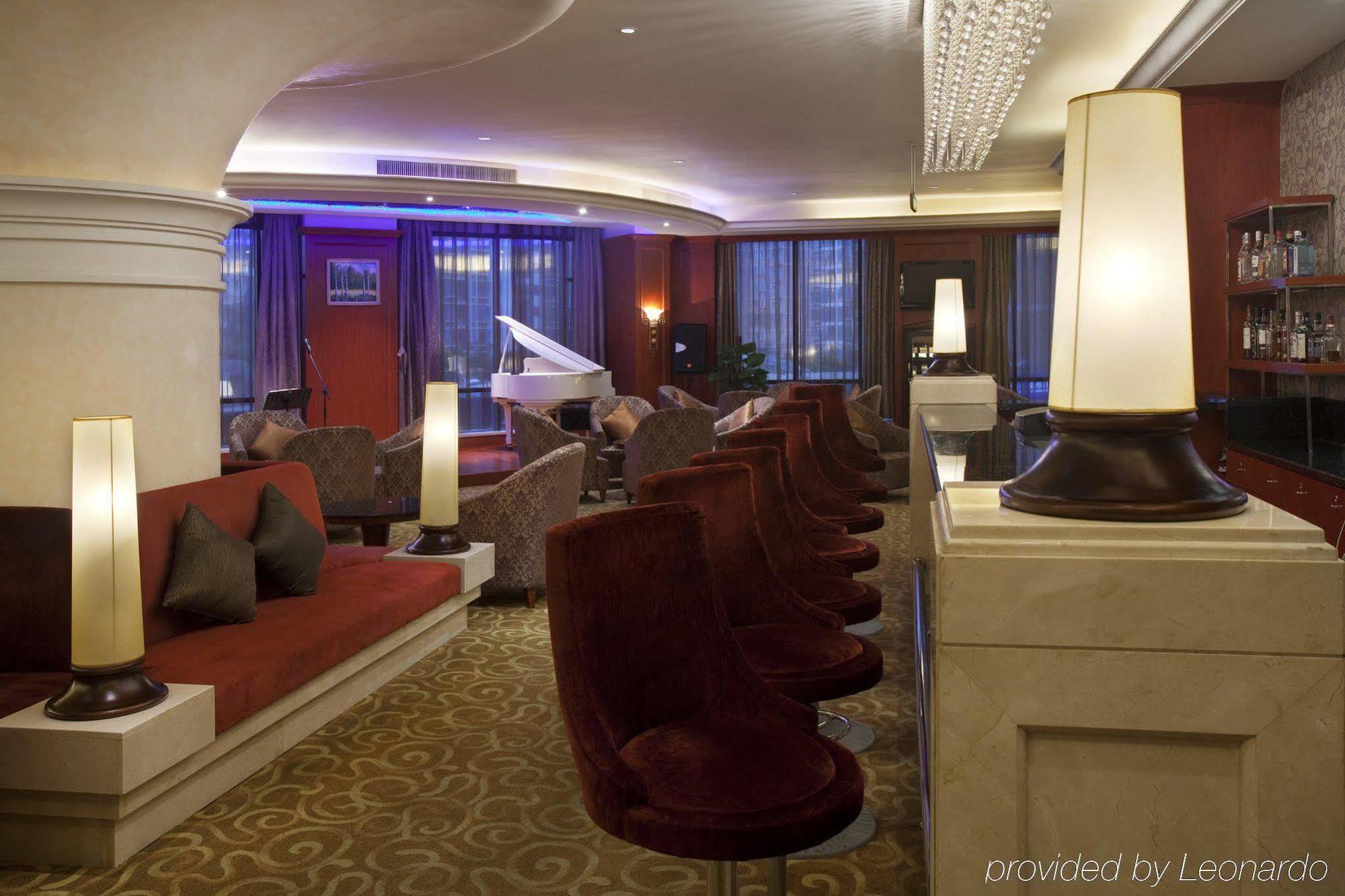 Отель Crowne Plaza Wuhu Экстерьер фото