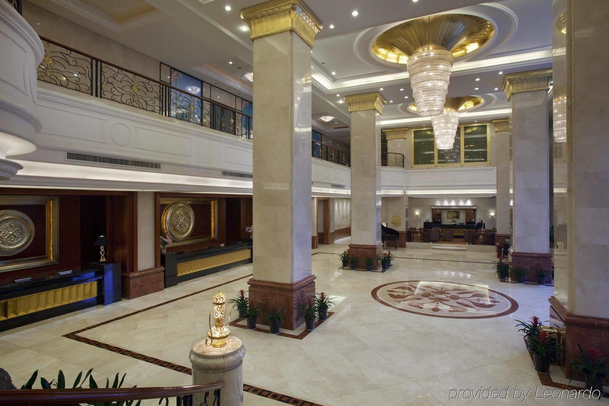 Отель Crowne Plaza Wuhu Интерьер фото