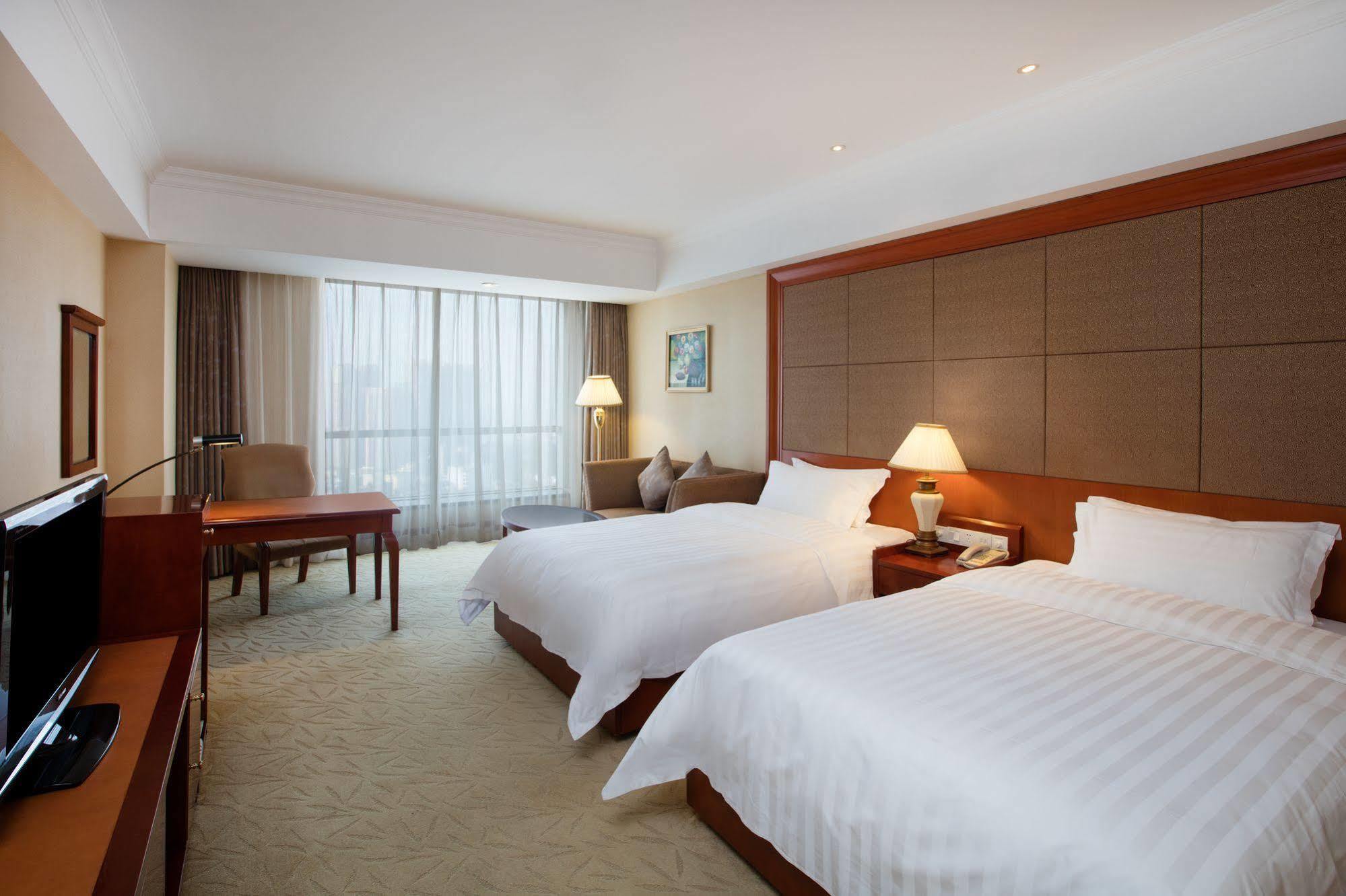 Отель Crowne Plaza Wuhu Экстерьер фото
