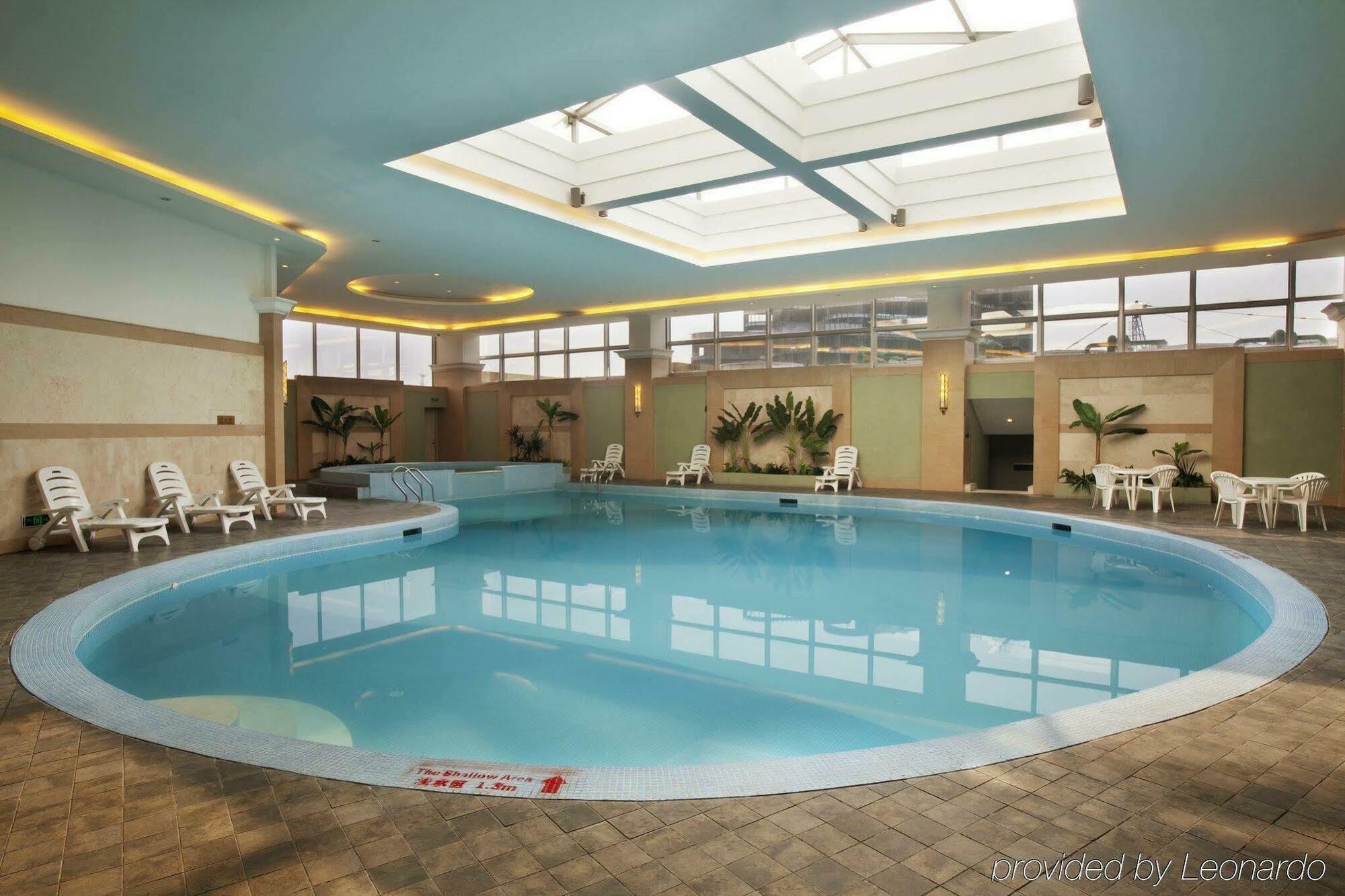 Отель Crowne Plaza Wuhu Экстерьер фото
