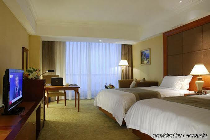 Отель Crowne Plaza Wuhu Экстерьер фото